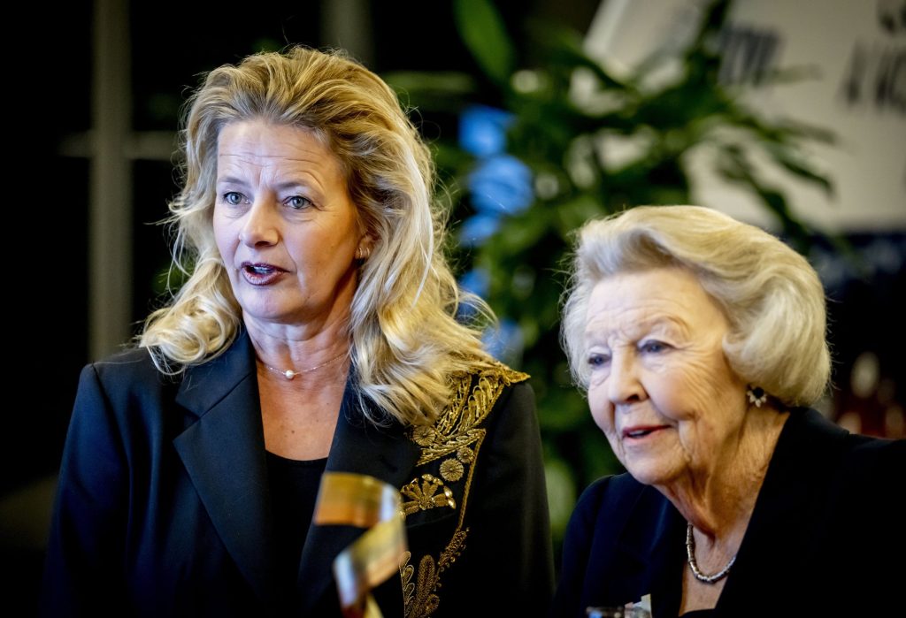 Prinses Beatrix En Prinses Mabel Bij Uitreiking Tiende Prins Friso Ingenieursprijs