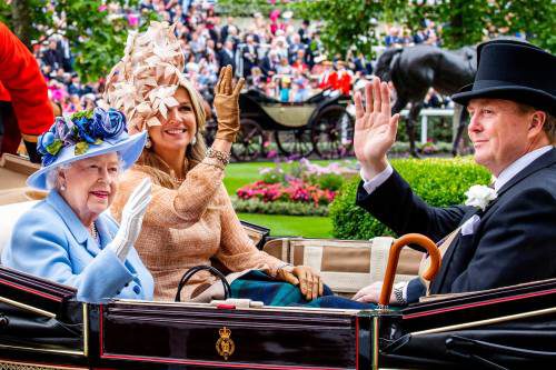 Tweede Dag Koninklijk Bezoek Aan Windsor