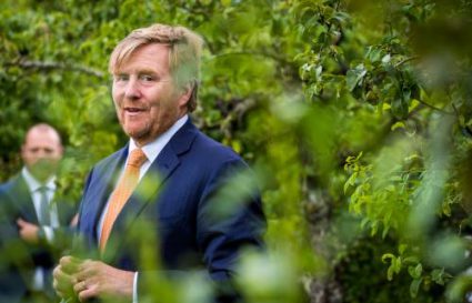 Koning Brengt Bezoek Aan Gilde Stadstuiniers