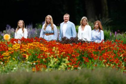 Koningspaar Sluit Eerste Halfjaar Af Met Fotosessie