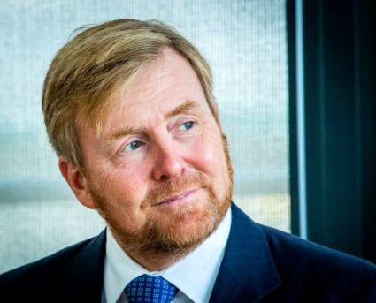 Koning Brengt Werkbezoek Aan Teststraat Corona En Ggd Hollands Midden (pool)