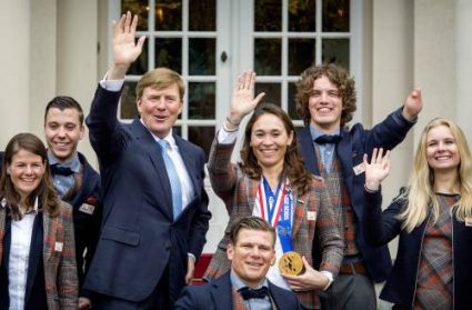 Koning En Prinses Margriet Ontvangen Deelnemers Paralympische Spelen 2014