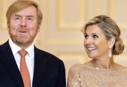 Glitter Outfits: willem alexander en maxima in een glitter jurk